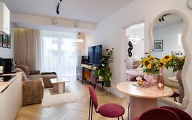 Charming Apartment In A Green Area- Free Parking